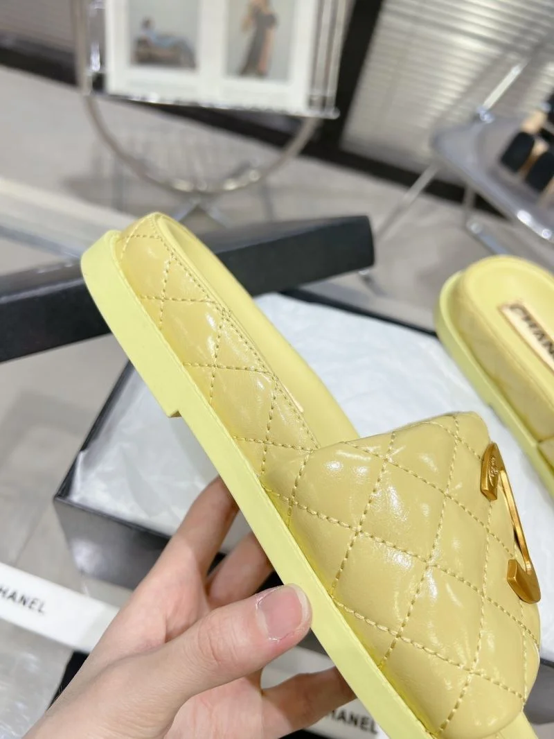 Chanel Slippers Versatile 17397