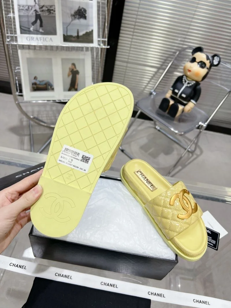 Chanel Slippers Versatile 17397
