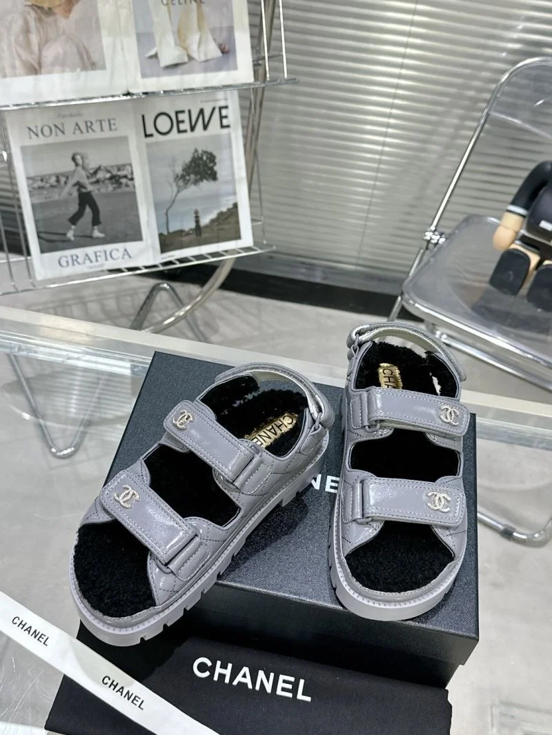 Chanel Slippers UrbanChic 17391