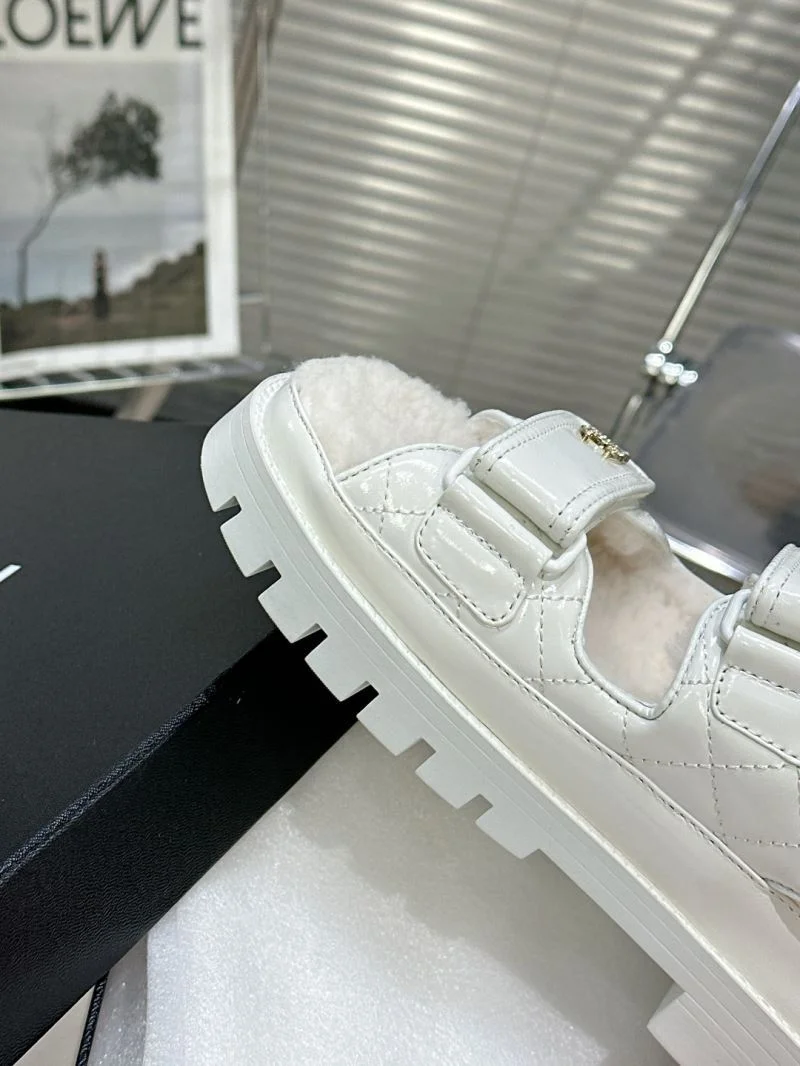 Chanel Slippers Classic 17402