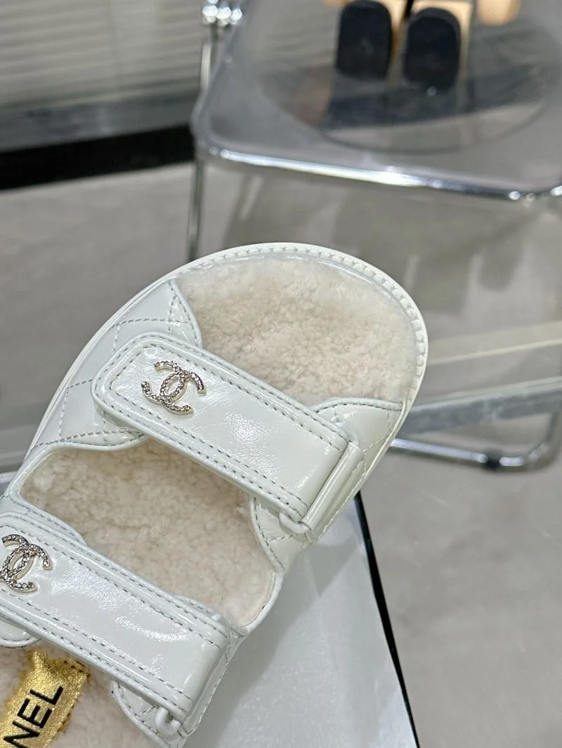 Chanel Slippers Classic 17402