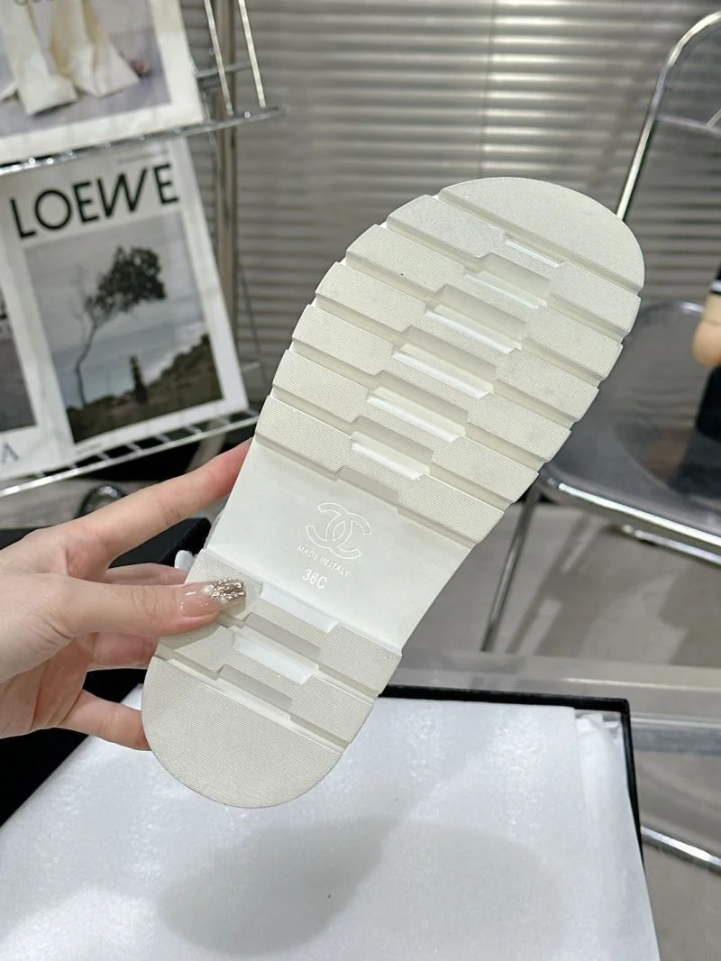 Chanel Slippers Classic 17402