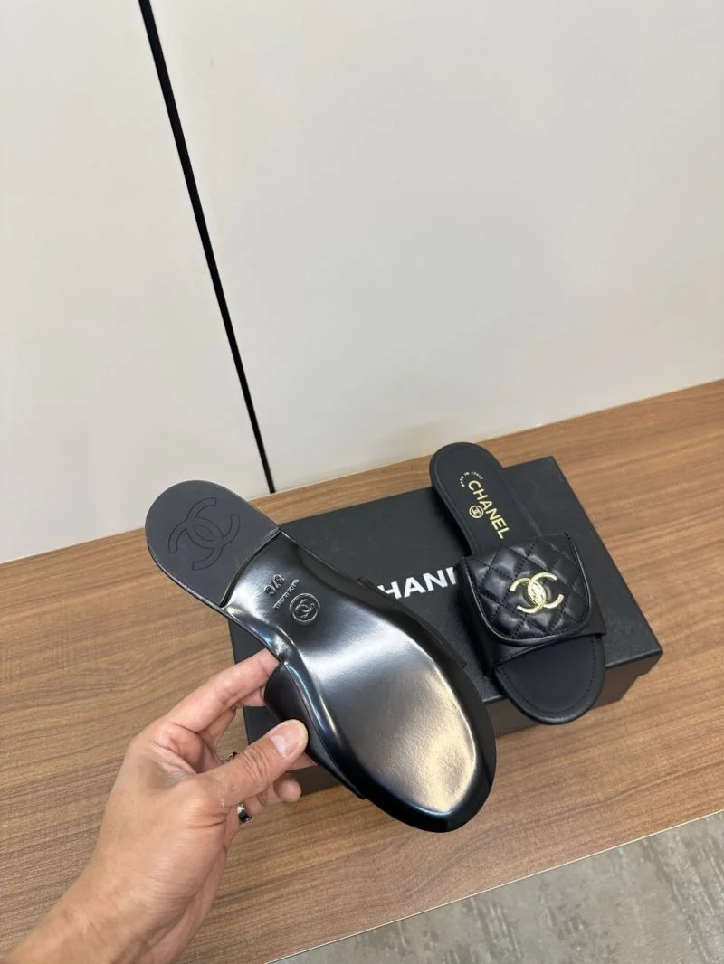 Chanel Slippers Unisex 17383