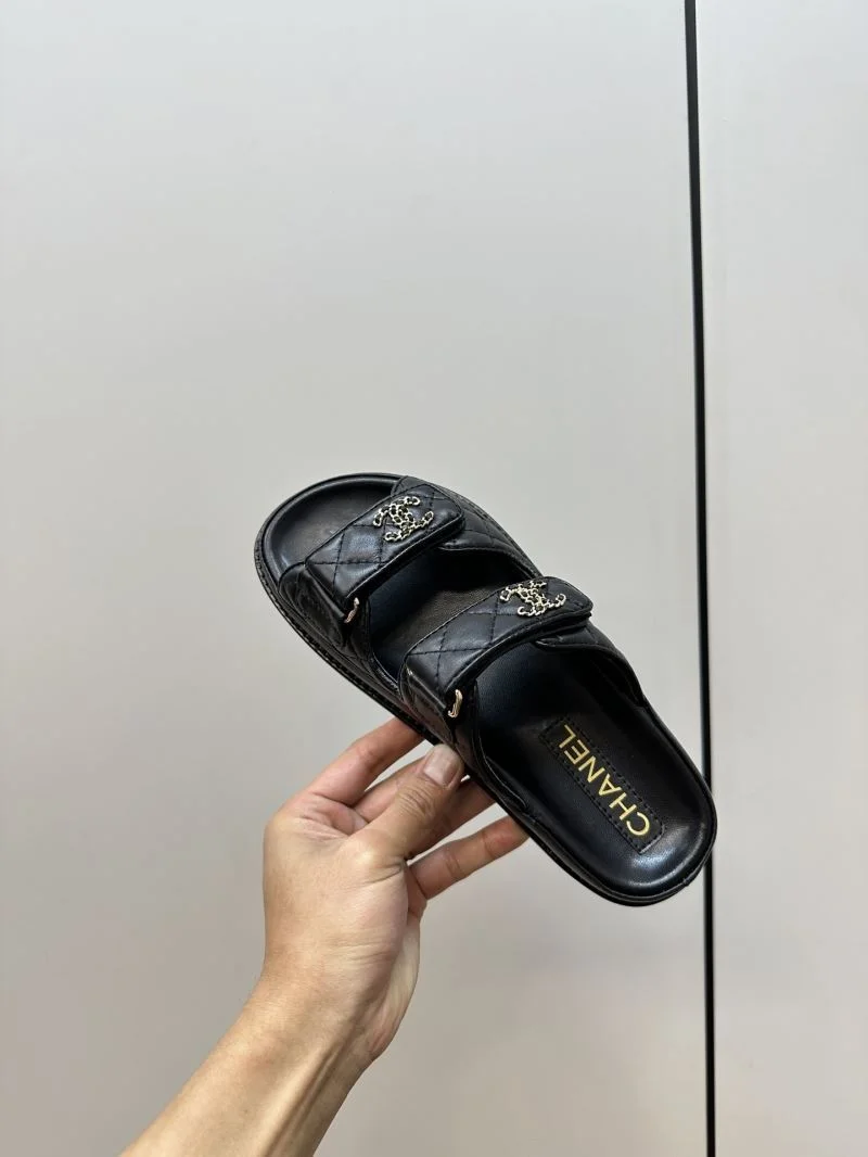 Chanel Slippers EasyMatch 17403