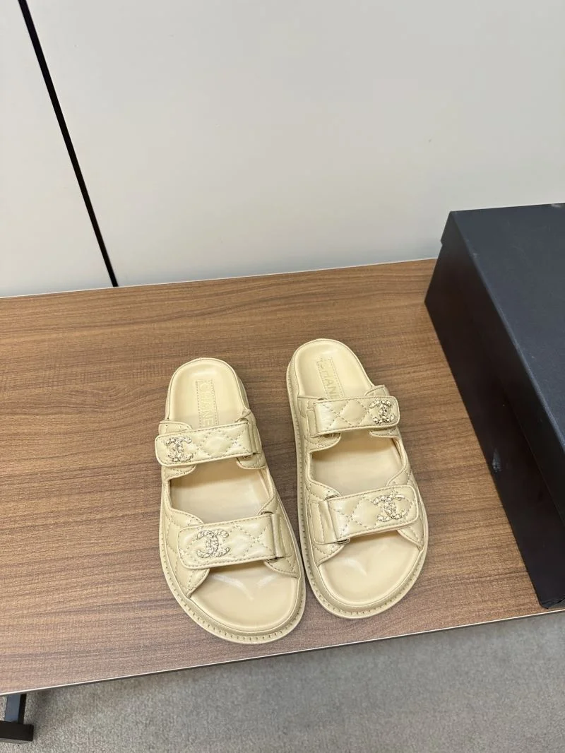 Youthful Chanel Slippers 17407
