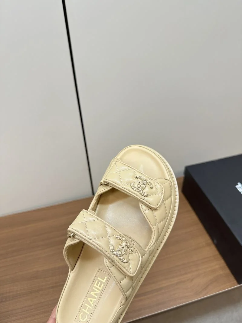 Youthful Chanel Slippers 17407
