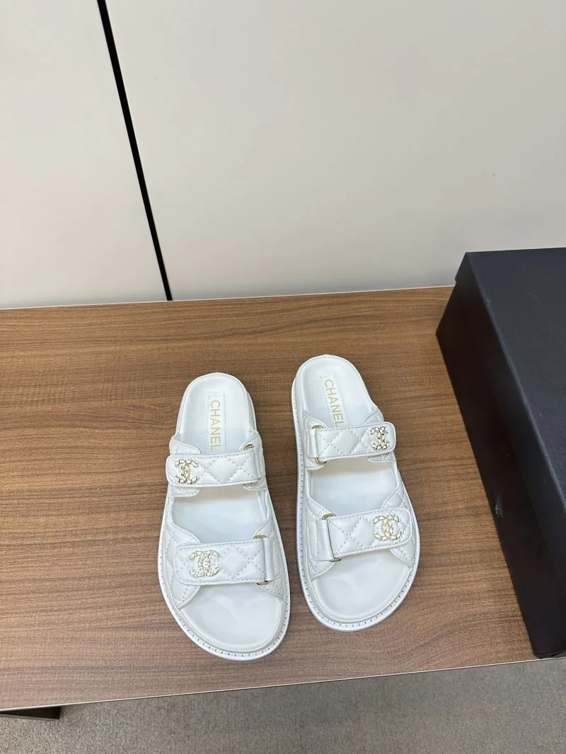 Versatile Chanel Slippers 17382