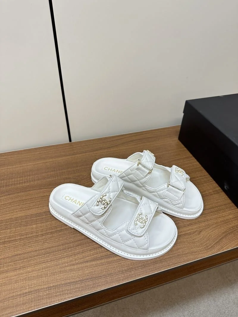 Versatile Chanel Slippers 17382