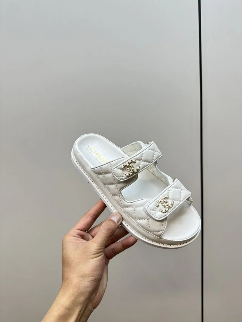 Versatile Chanel Slippers 17382