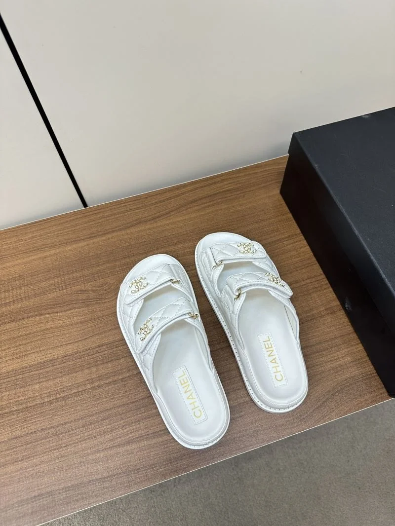 Versatile Chanel Slippers 17382