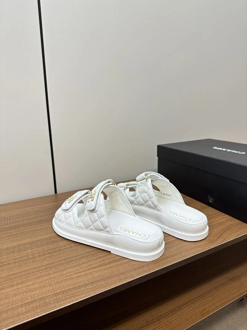 Versatile Chanel Slippers 17382