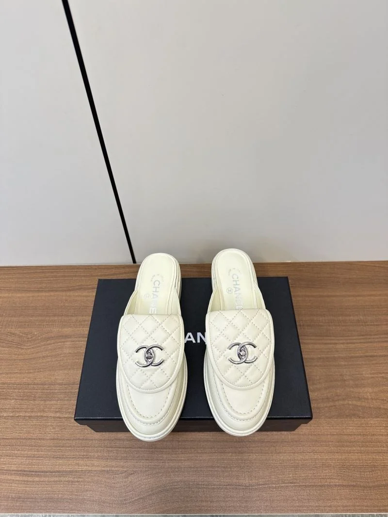 Functional Chanel Slippers 17371