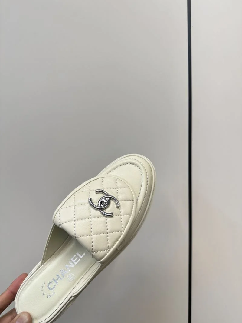 Functional Chanel Slippers 17371