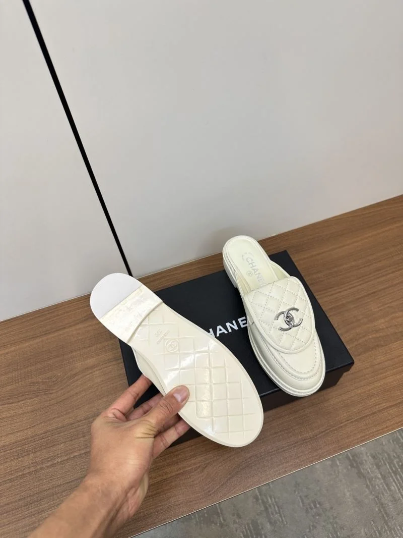Functional Chanel Slippers 17371