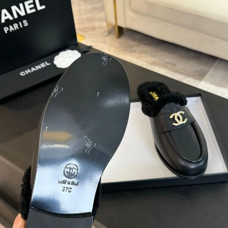 FashionForward Chanel Slippers 17345