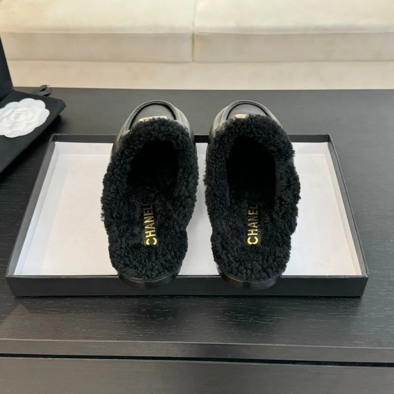 FashionForward Chanel Slippers 17345