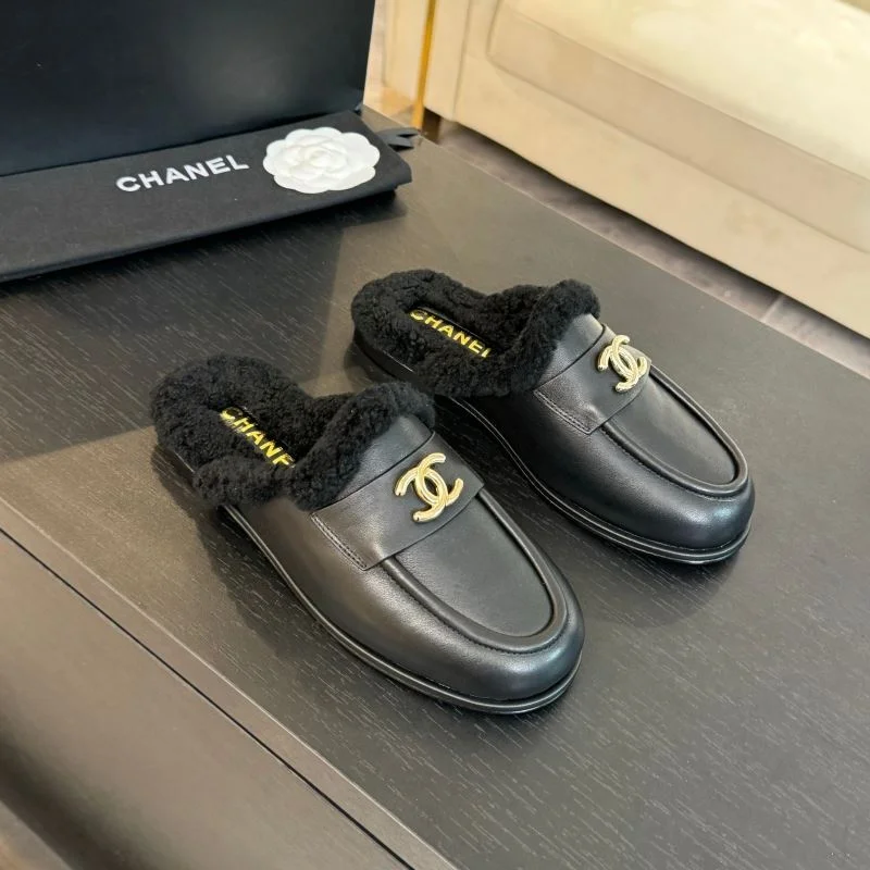 FashionForward Chanel Slippers 17345