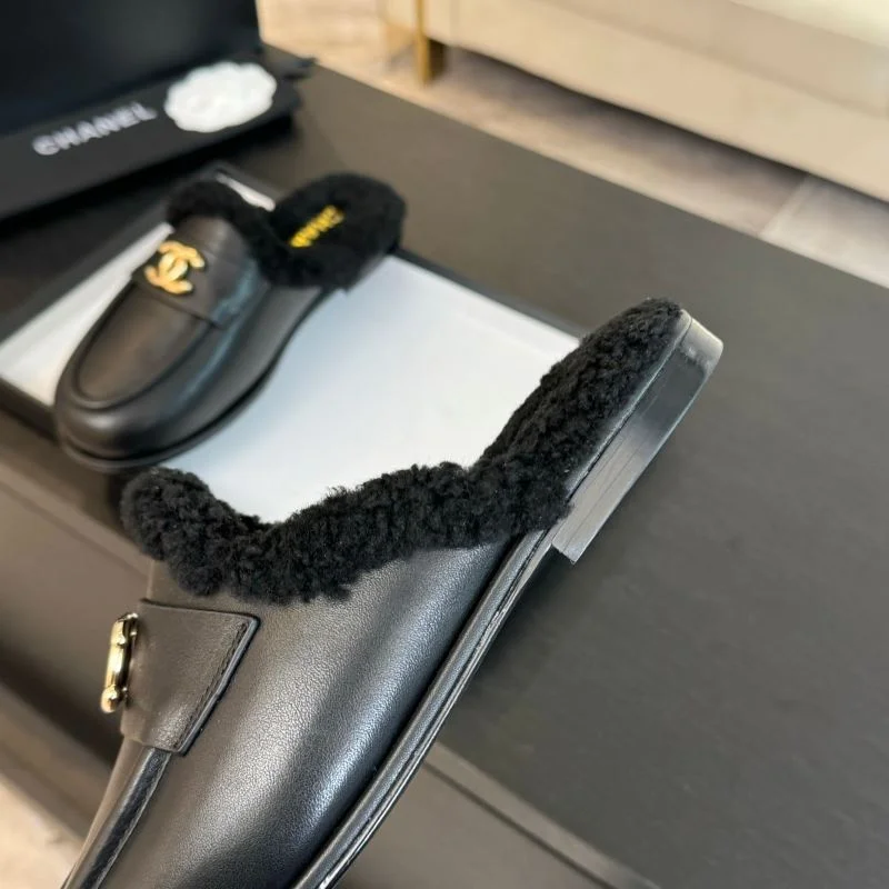FashionForward Chanel Slippers 17345