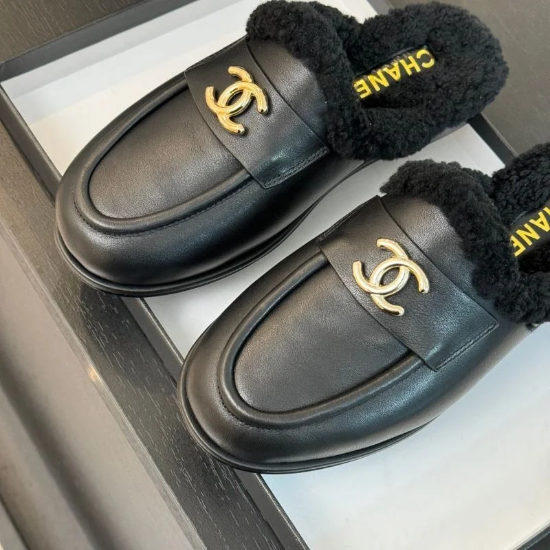 FashionForward Chanel Slippers 17345