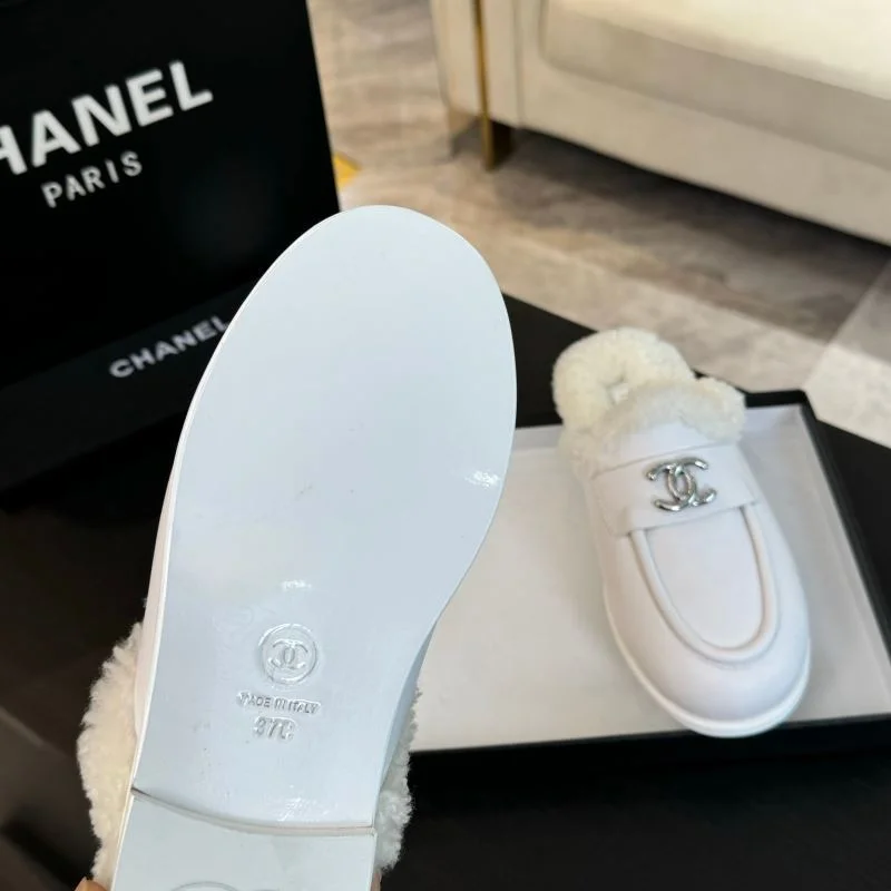 Chanel Slippers Effortless 17410