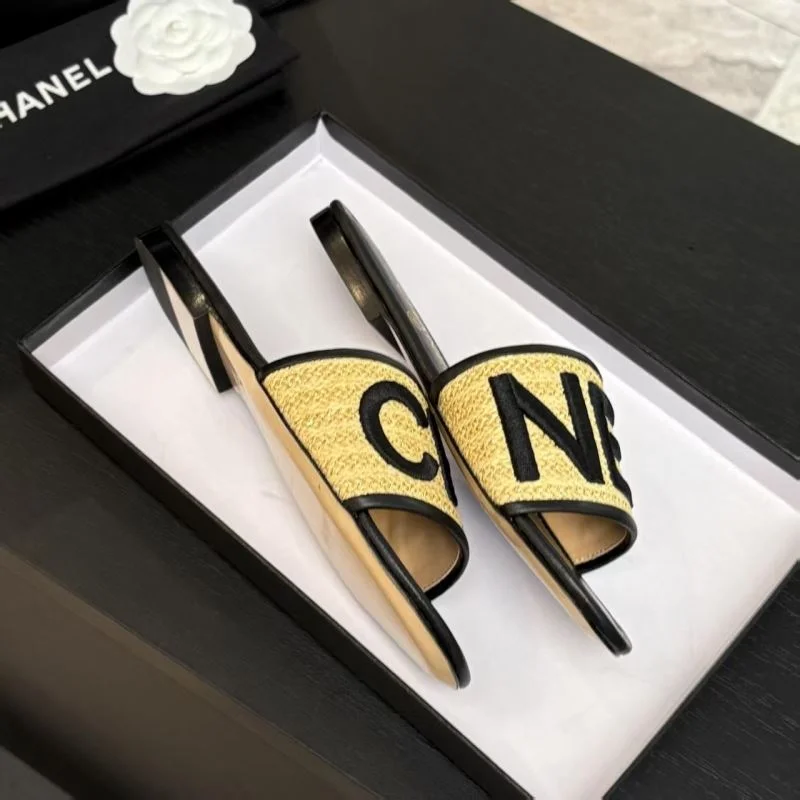 Bright Chanel Slippers 17338