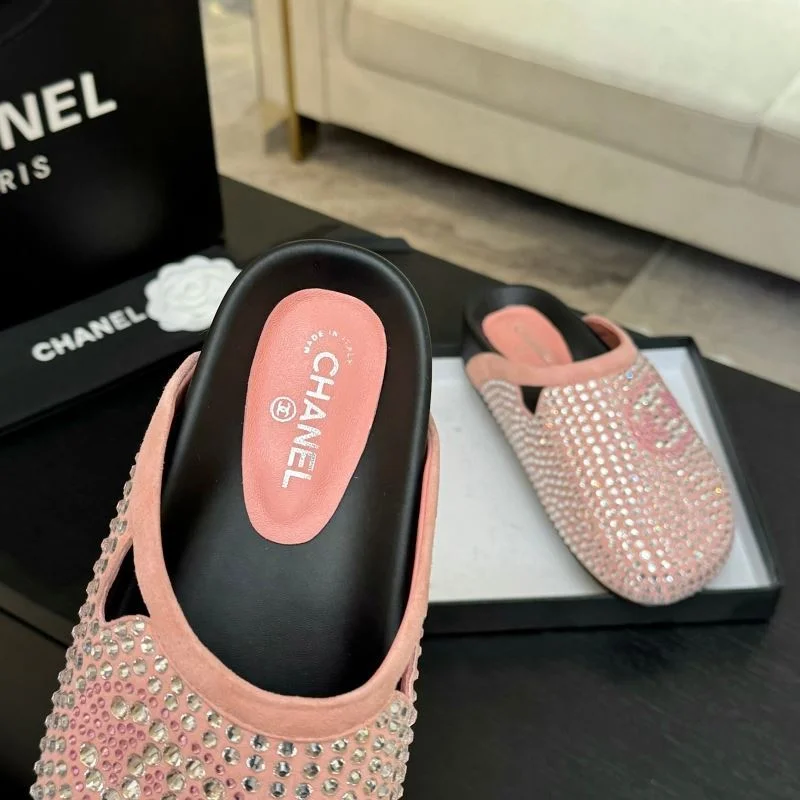 Chanel Slippers UrbanChic 17330