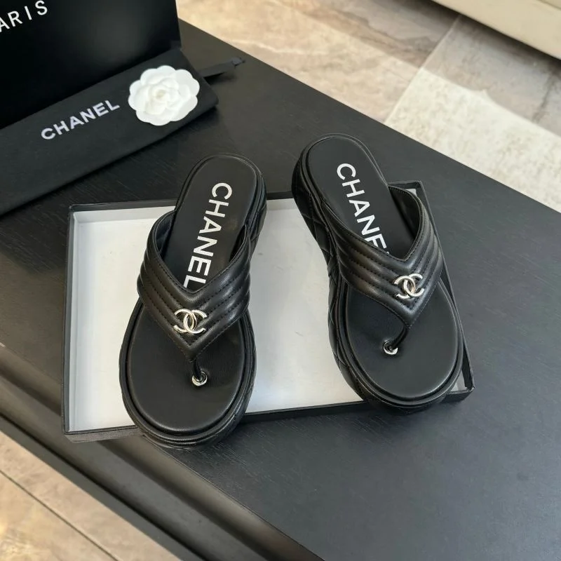 RelaxedFit Chanel Slippers 17325