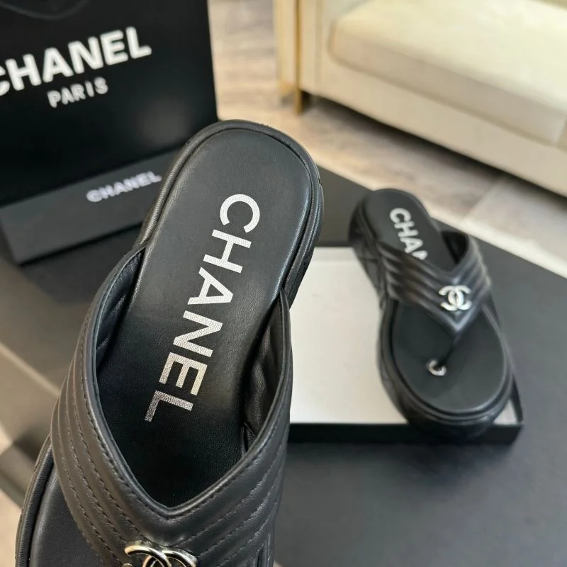 RelaxedFit Chanel Slippers 17325
