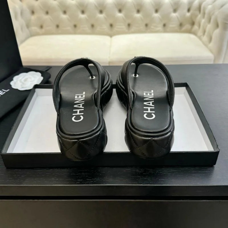 RelaxedFit Chanel Slippers 17325