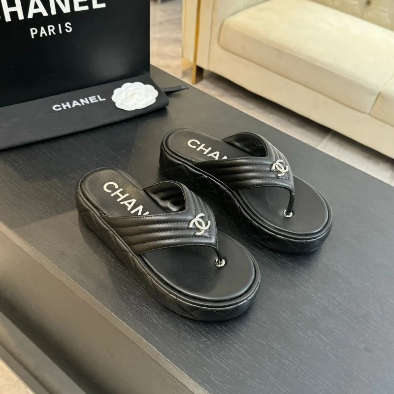 RelaxedFit Chanel Slippers 17325