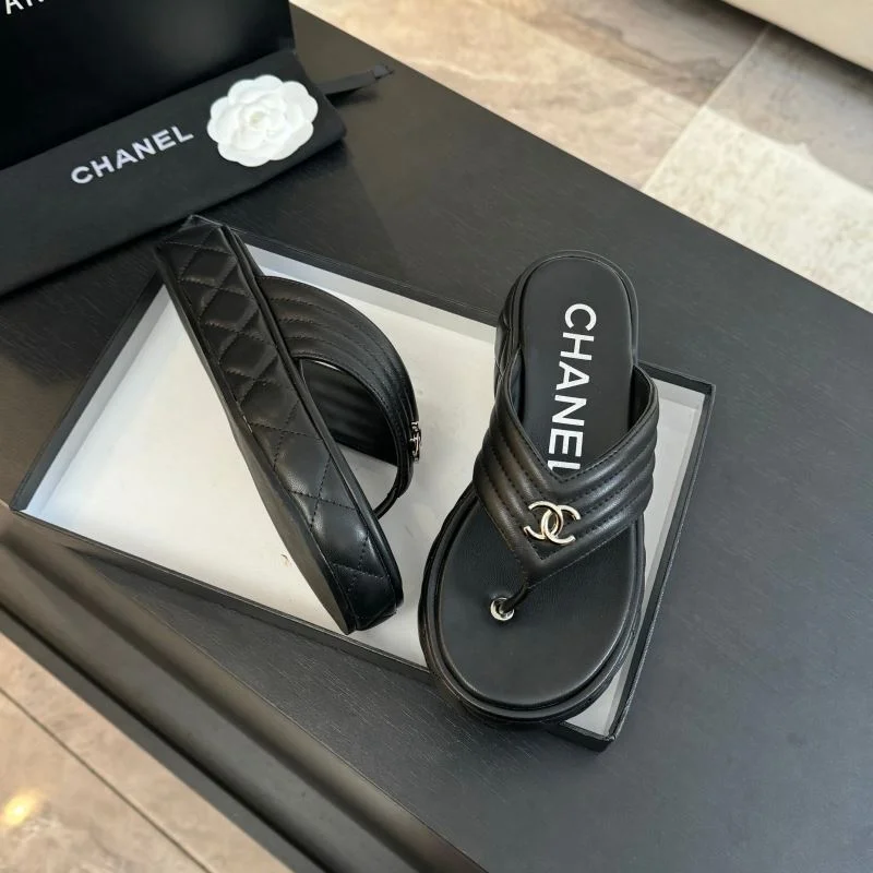 RelaxedFit Chanel Slippers 17325