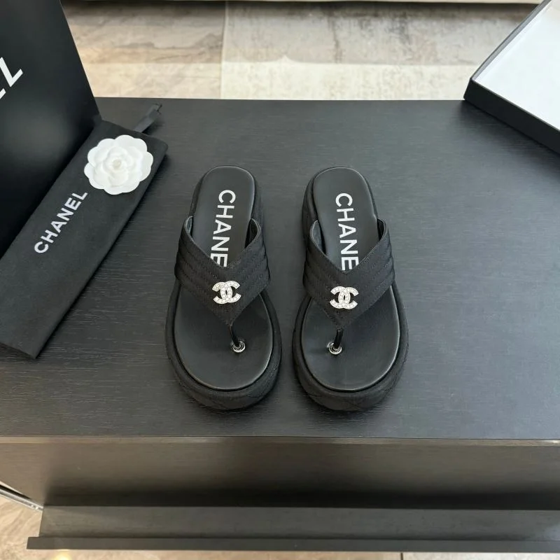 TechFriendly Chanel Slippers 17315