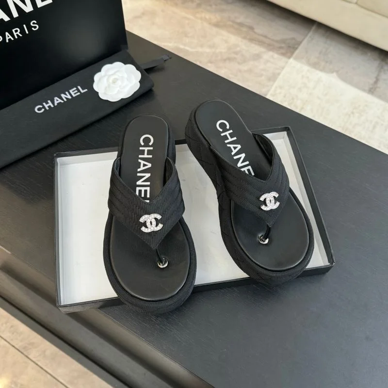 TechFriendly Chanel Slippers 17315