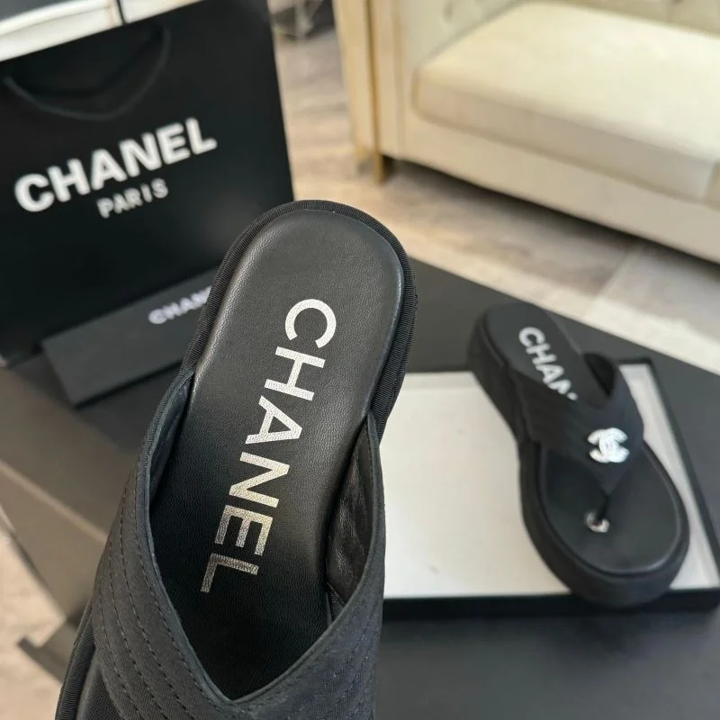TechFriendly Chanel Slippers 17315