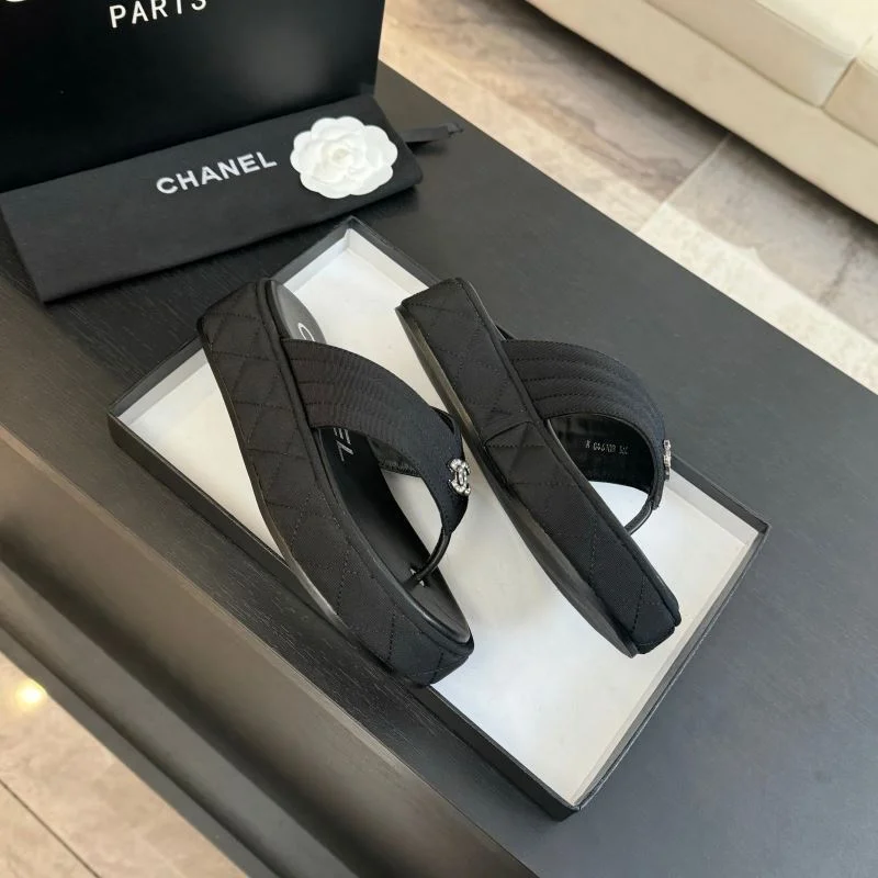 TechFriendly Chanel Slippers 17315