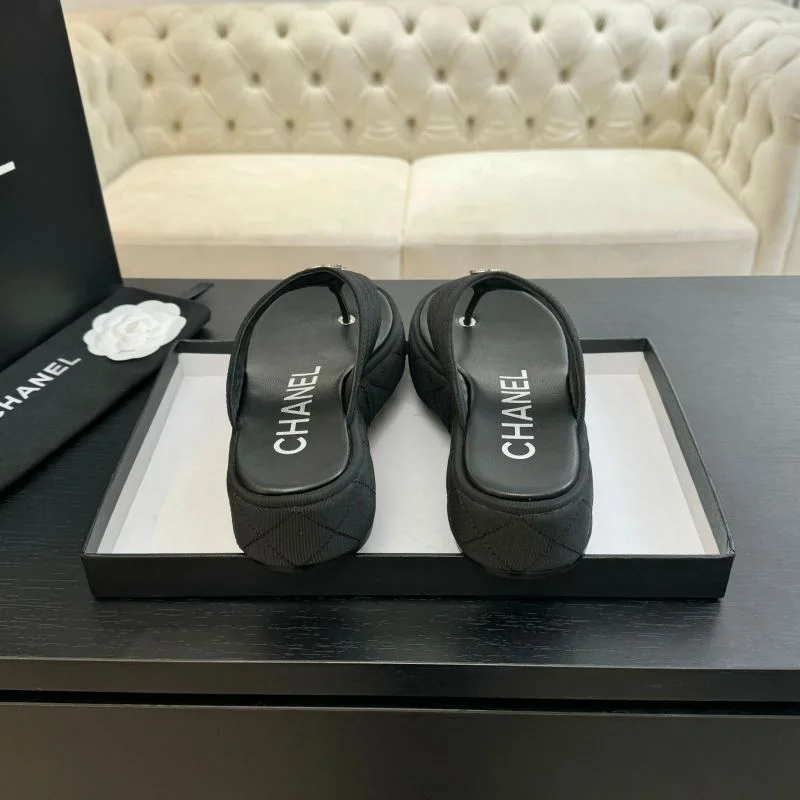 TechFriendly Chanel Slippers 17315