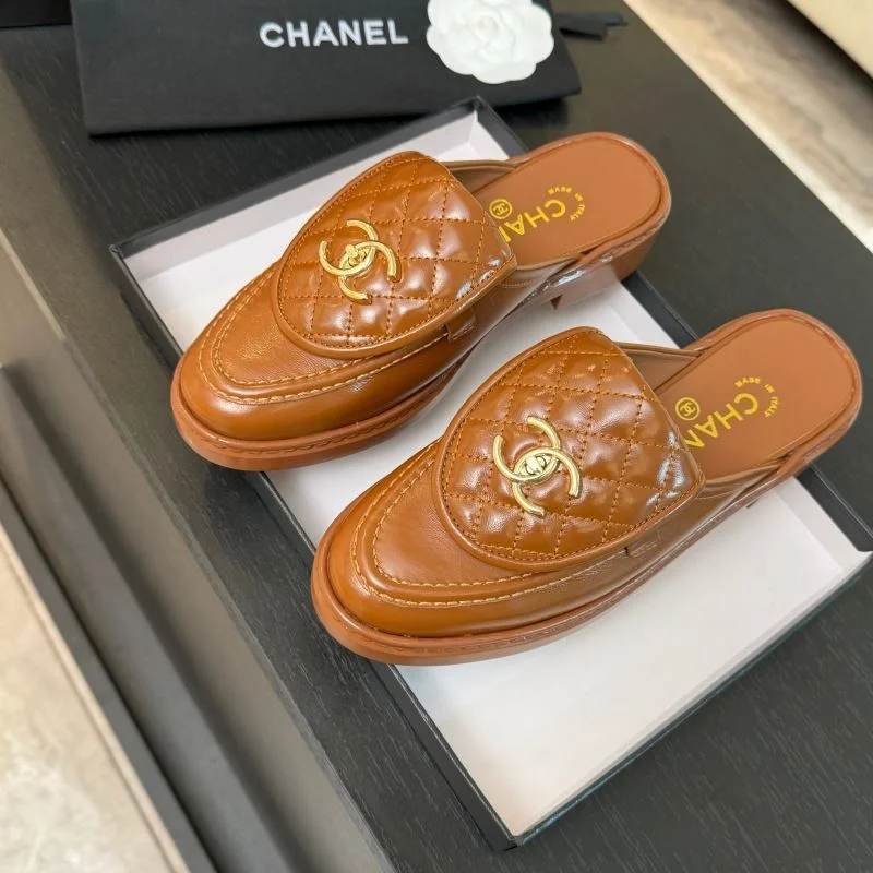 Chanel Slippers TimelessDesign 17306