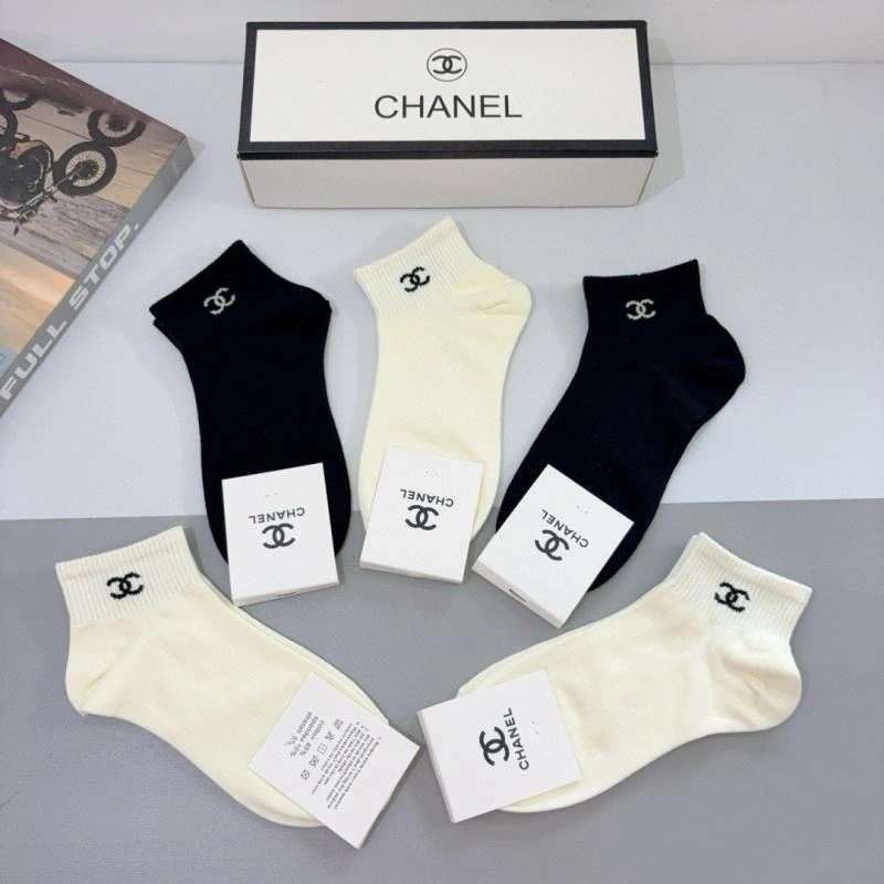 Snug Chanel Socks 273397