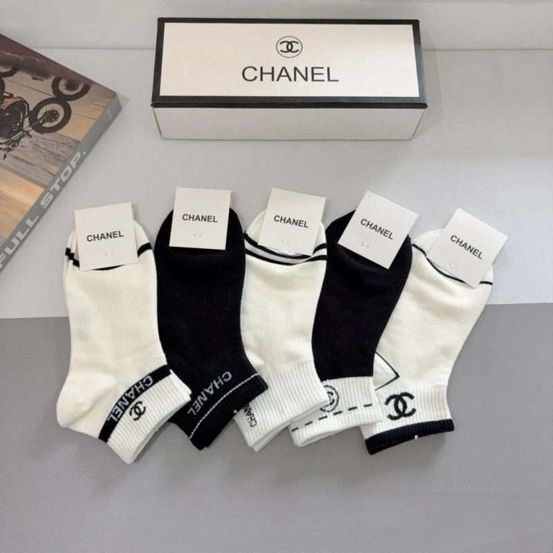 Fashionable Chanel Socks 273384
