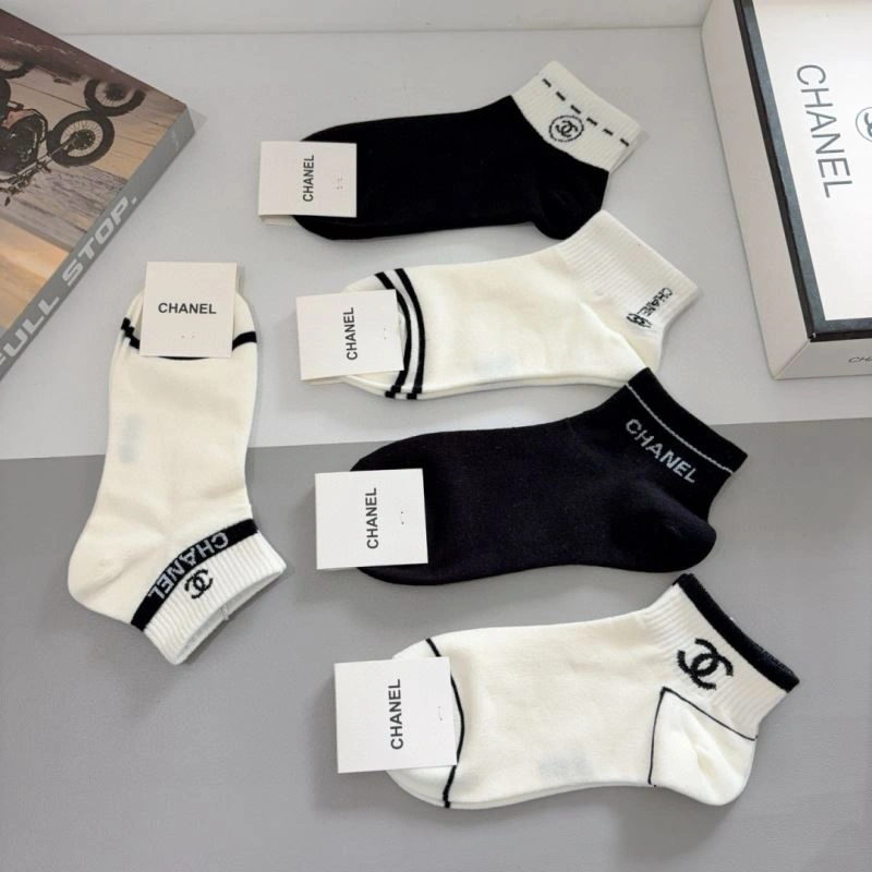 Fashionable Chanel Socks 273384