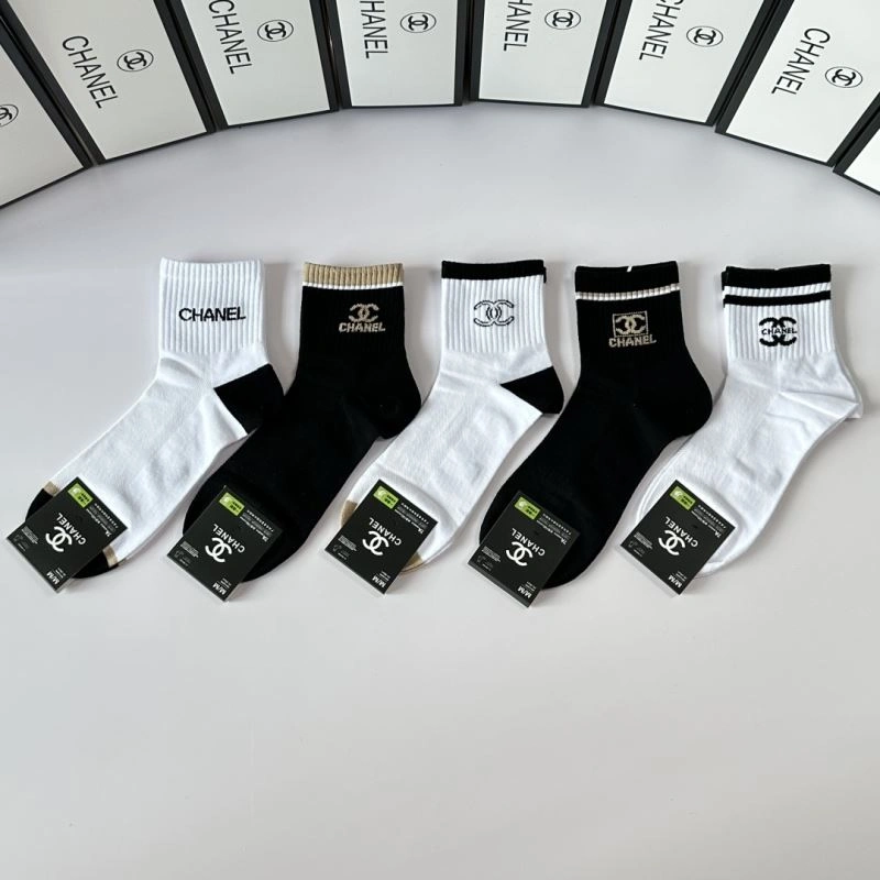 Efficient Chanel Socks 273911