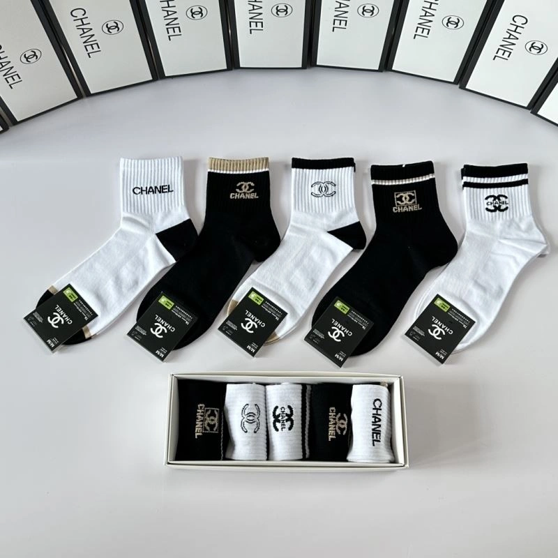 Efficient Chanel Socks 273911