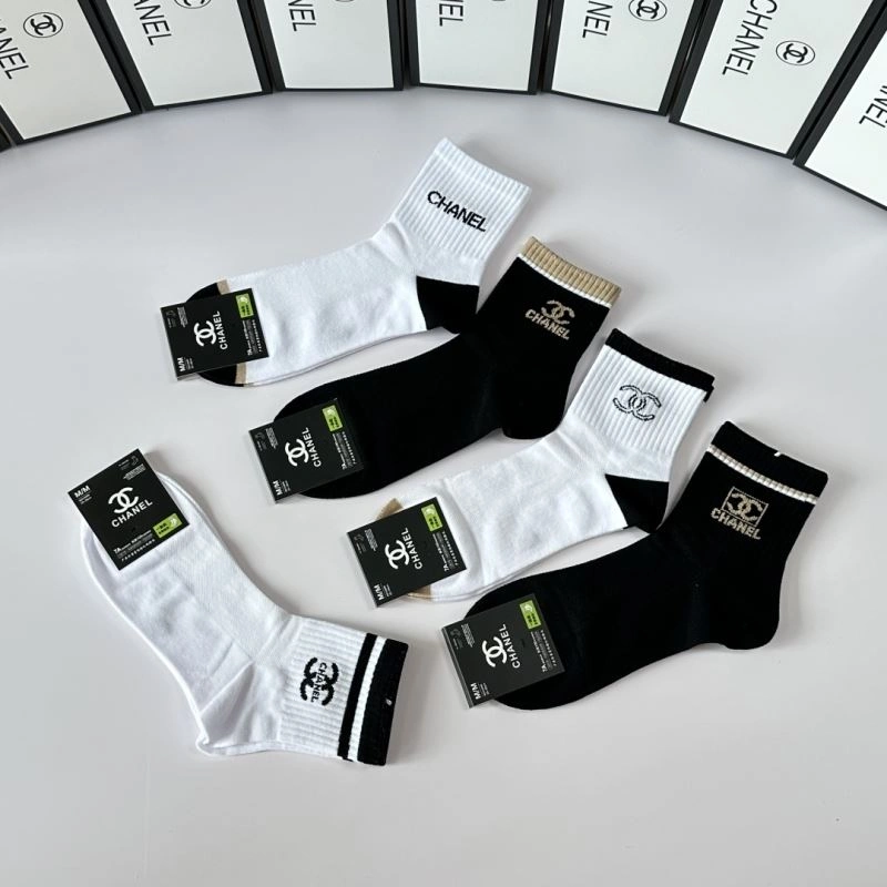 Efficient Chanel Socks 273911