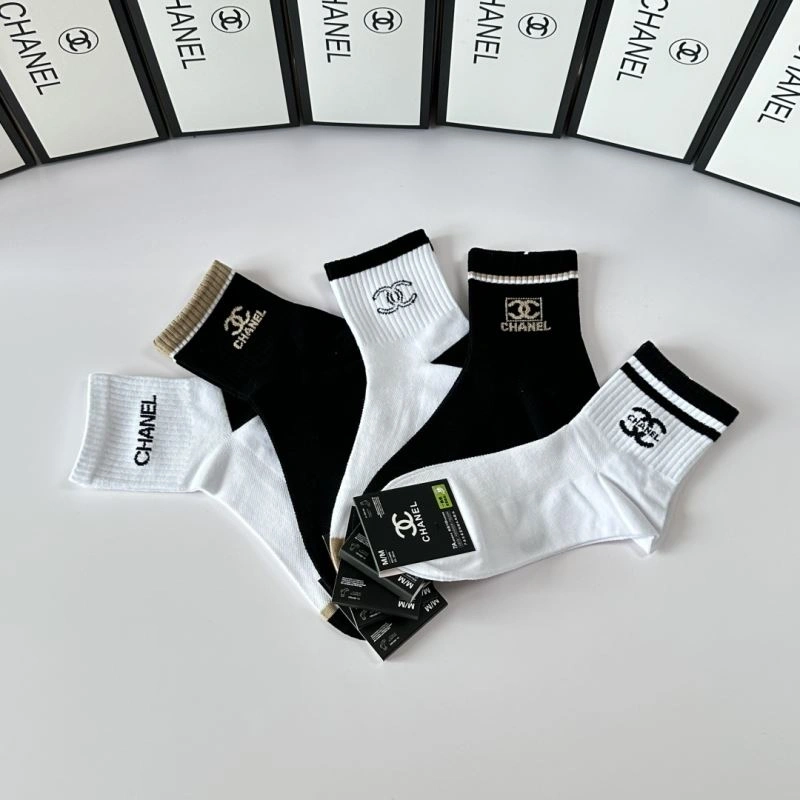 Efficient Chanel Socks 273911