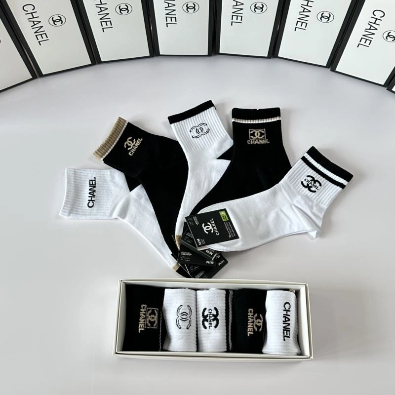 Efficient Chanel Socks 273911