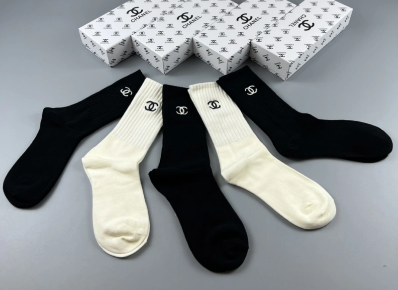 Comfortable Chanel Socks 274517