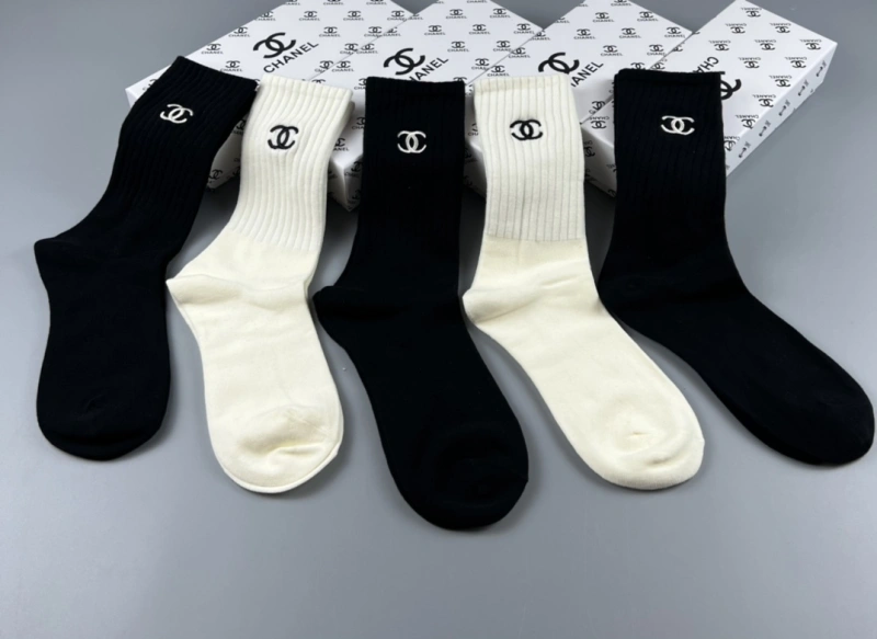 Comfortable Chanel Socks 274517