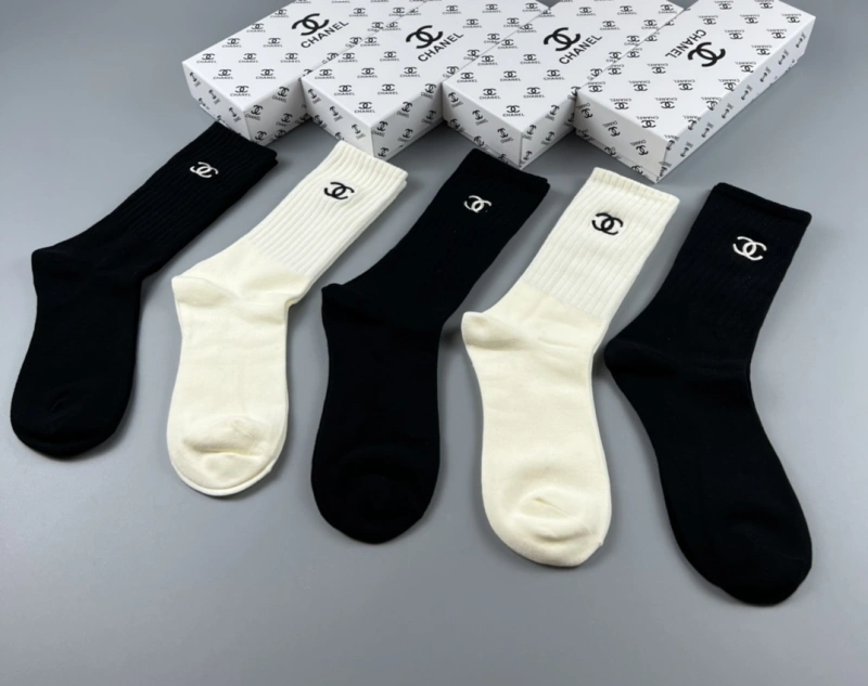 Comfortable Chanel Socks 274517