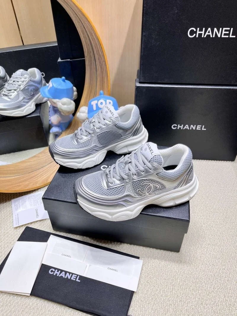 Sleek Chanel Sport Shoes 18417