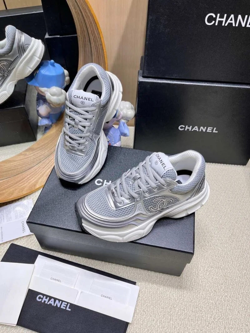 Sleek Chanel Sport Shoes 18417
